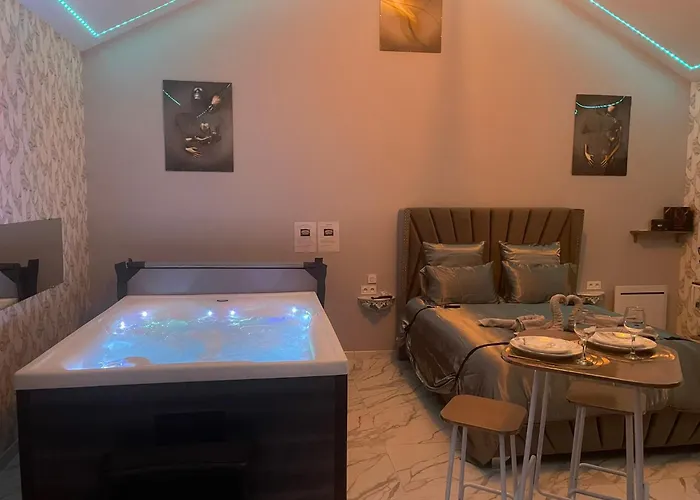 Desirs D'une Nuit - La Desiree מלון אהבה